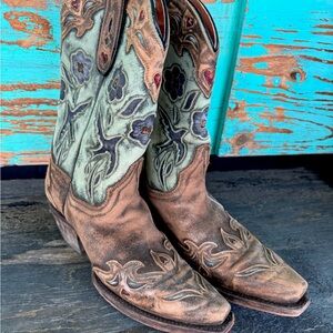 Women’s cowboy boots
